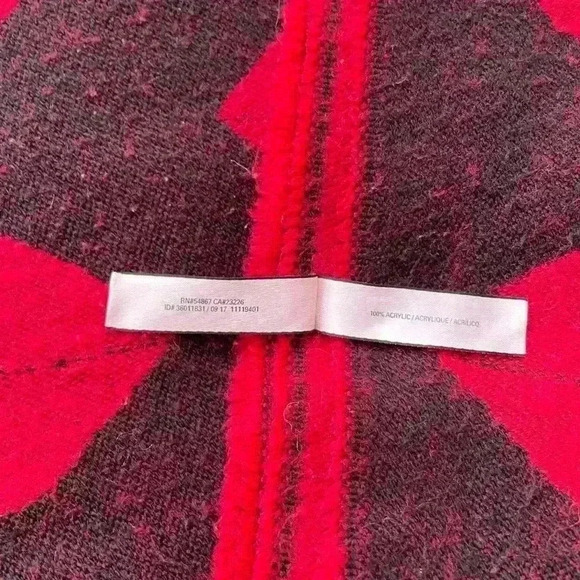 Victoria’s Secret Throw Blanket Red Black Lips with black fringe on ends - Picture 11 of 11